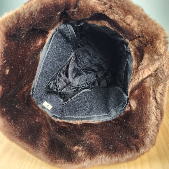 Pillbox Hat Women’s Small Brown Faux Fur Feather Lined Quilted Ear Flaps - Picture 4 of 9